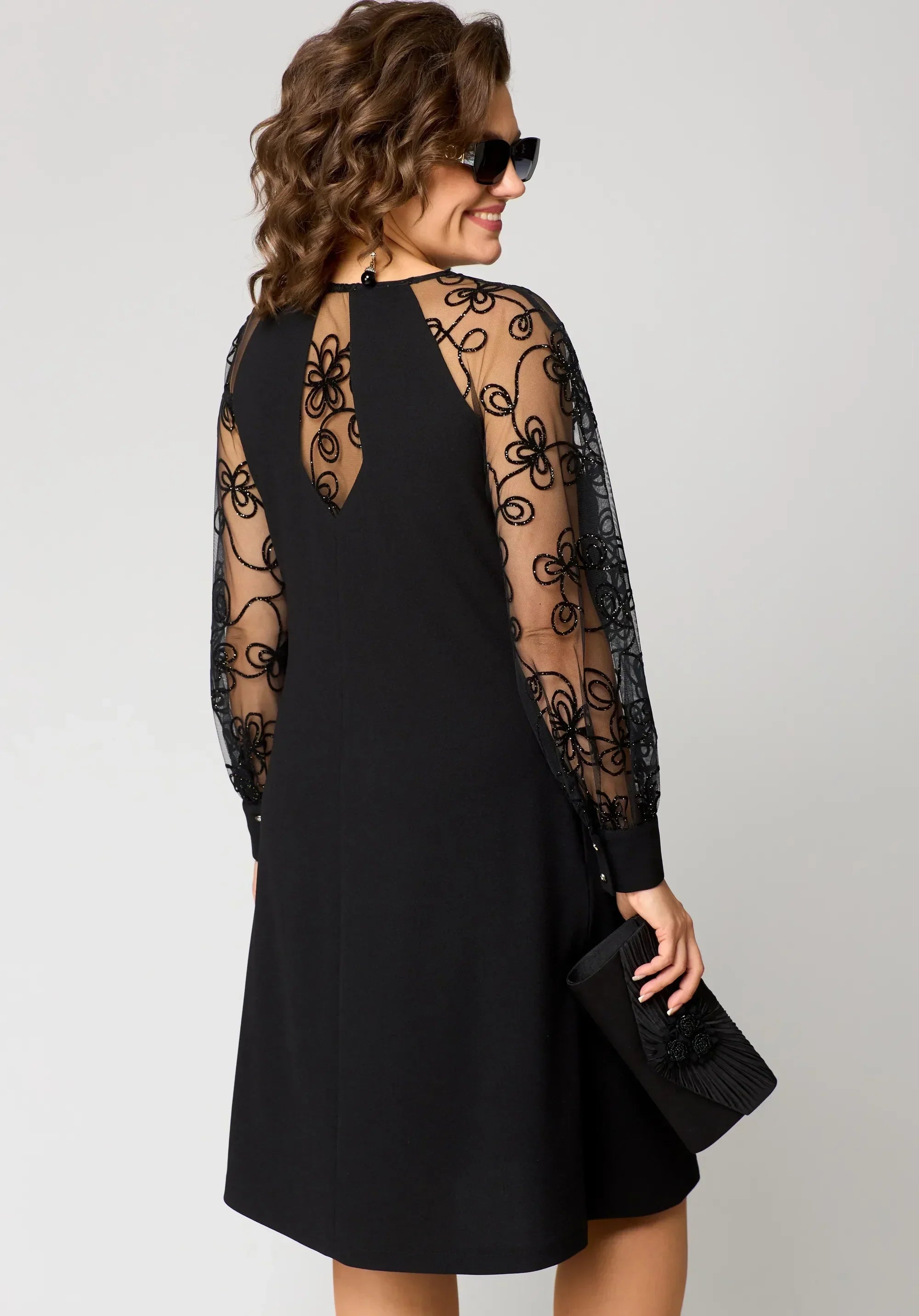 Jolanta – Elegant Lace Dress