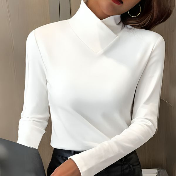 Eva | Elegant Turtleneck Style